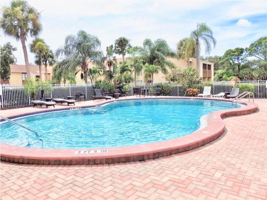 Shiny Oasis With Lake View サラソータ エクステリア 写真